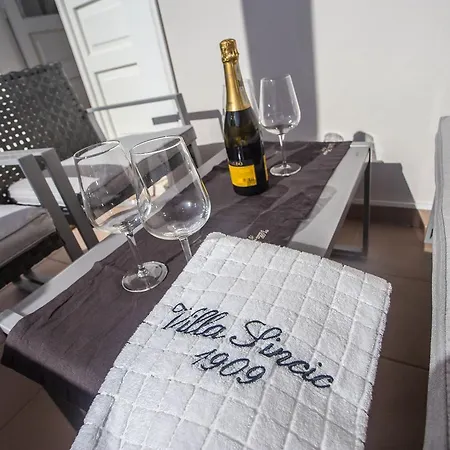 Apartament Casa Sincich 1909 *
